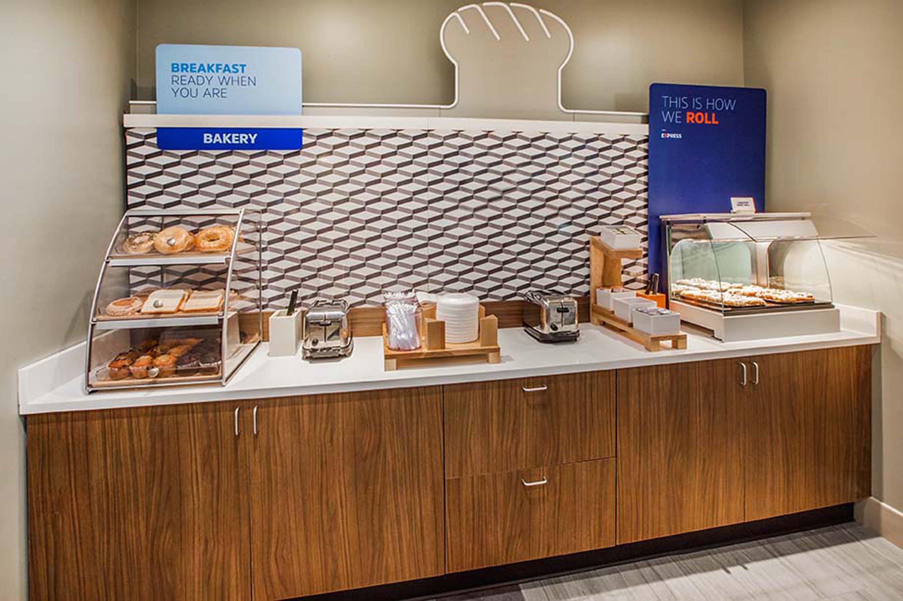Holiday Inn Express Hotel & Suites London By Ihg Eksteriør bilde