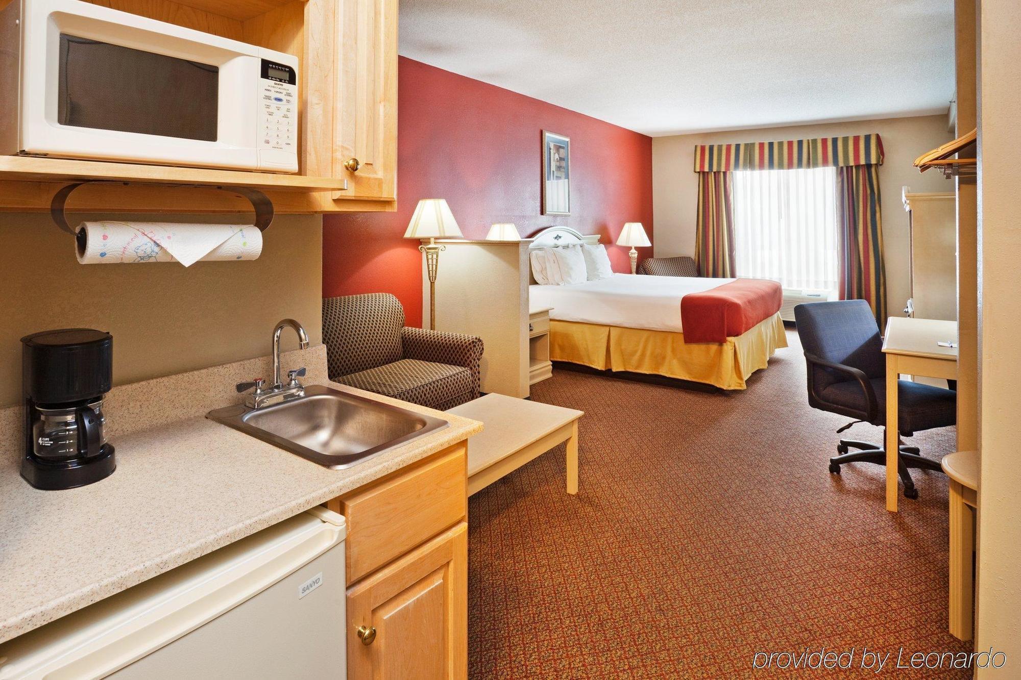 Holiday Inn Express Hotel & Suites London By Ihg Rom bilde