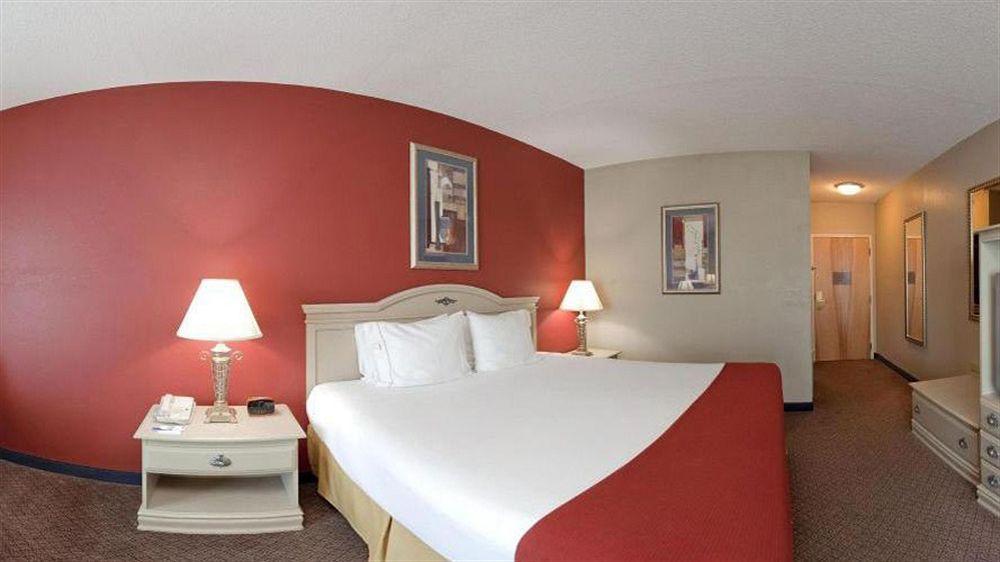 Holiday Inn Express Hotel & Suites London By Ihg Eksteriør bilde